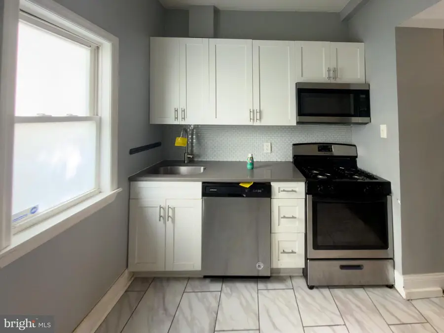 2517 W Seybert St, Philadelphia, PA 19121 - Image #2