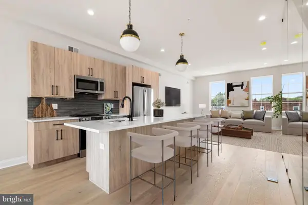 4032 (4050) Marilyn (conshohocken Ave) Dr, PHILADELPHIA, PA 19131