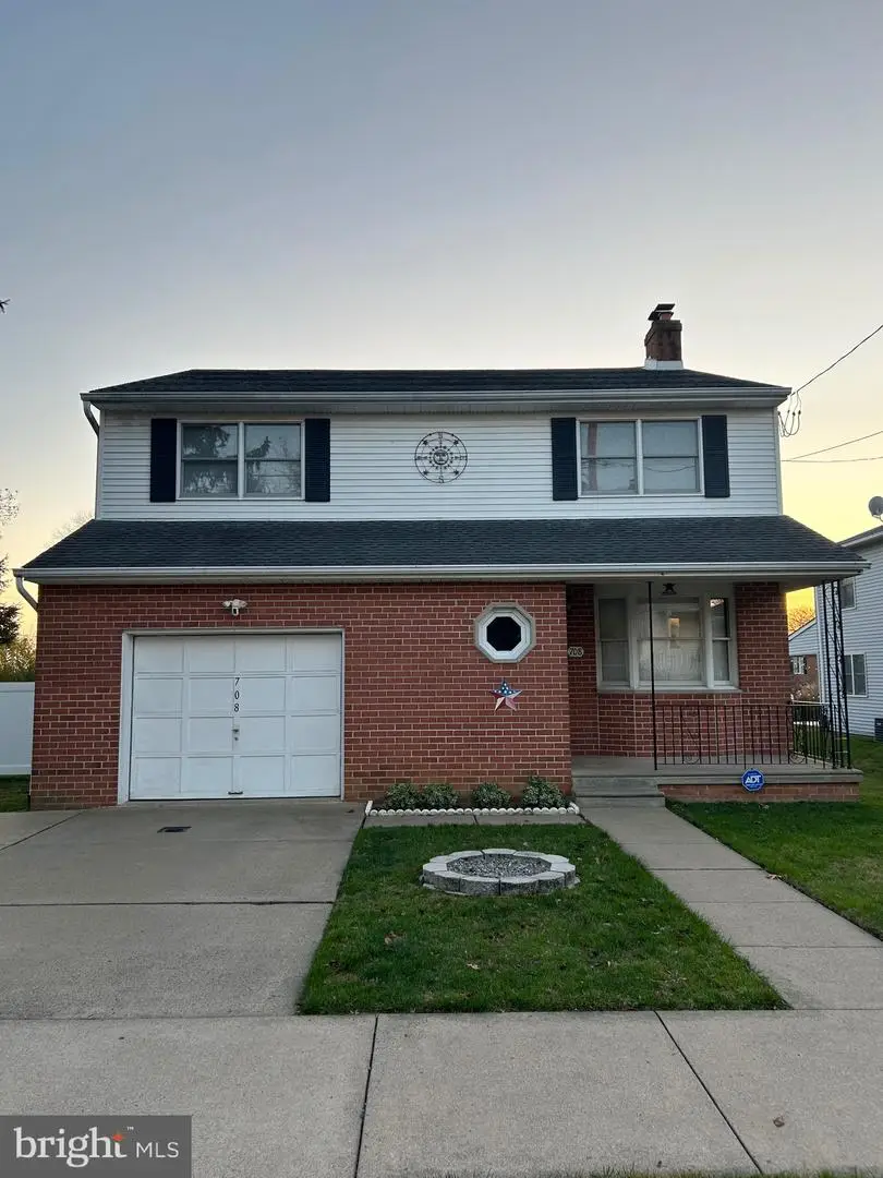 708 Hoffnagle St, Philadelphia, PA 19111 - Image #1