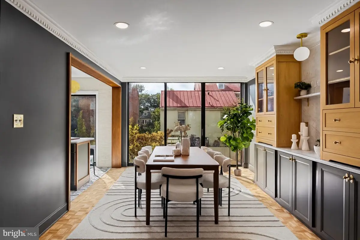 242 Locust St, Philadelphia, PA 19106 - Image #1