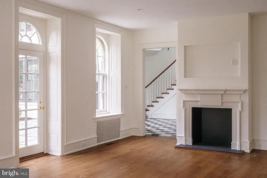 422 W Chestnut Hill Ave, Philadelphia, PA 19118 - Image #3