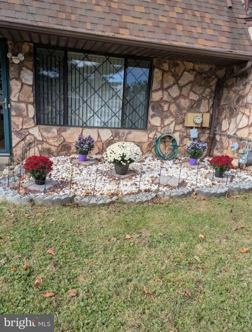 1704 Nathaniel Dr, Philadelphia, PA 19116 - Image #2