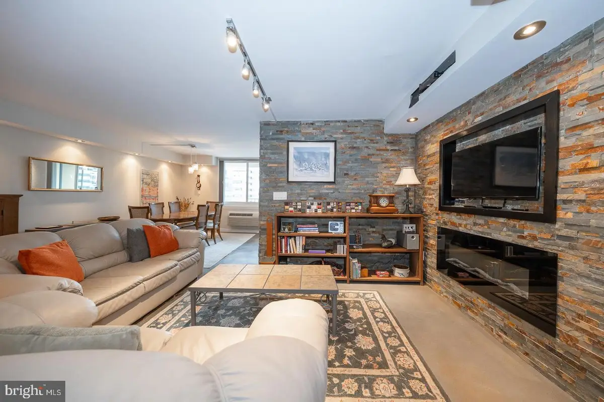 1919 Chestnut St #1919, Philadelphia, PA 19103 - Image #1