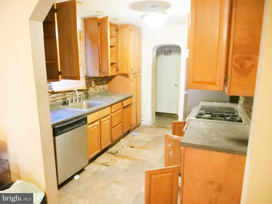 227 W Sheldon St, Philadelphia, PA 19120 - Image #3