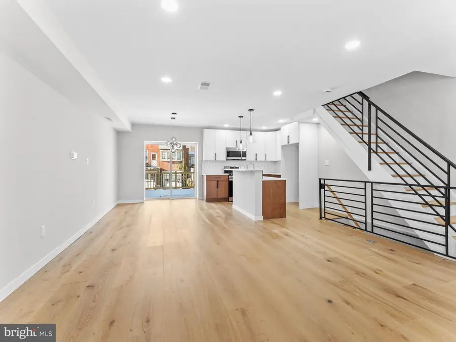 347 E Montana St, Philadelphia, PA 19119 - Image #2