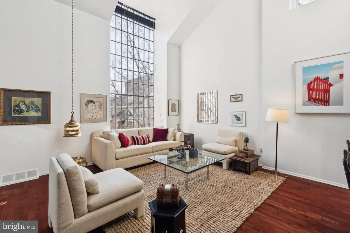 36 Saint James Ct, Philadelphia, PA 19106 - #1