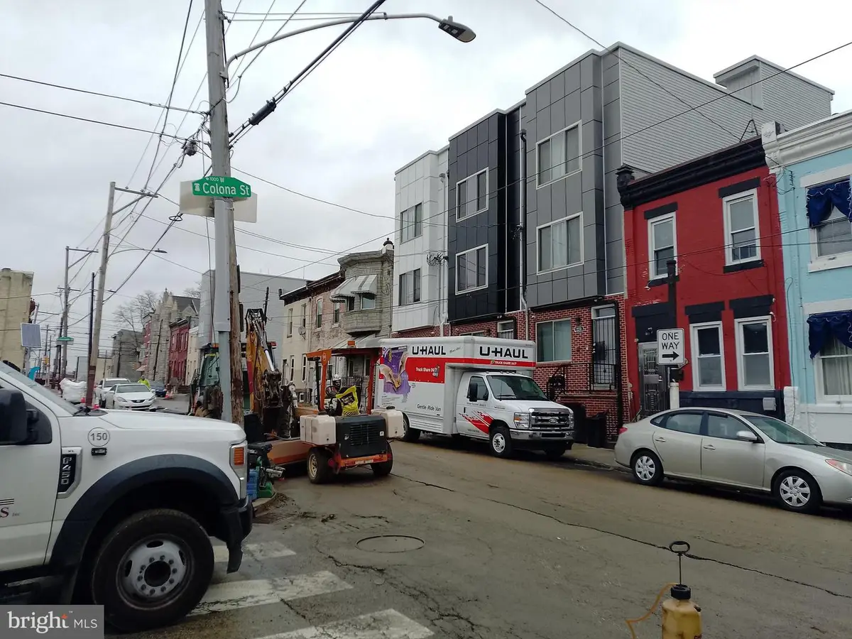 1016 W Colona St, Philadelphia, PA 19133 - Image #1