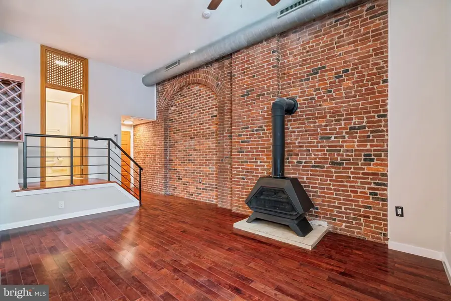12 Letitia St #201, Philadelphia, PA 19106 - Image #2