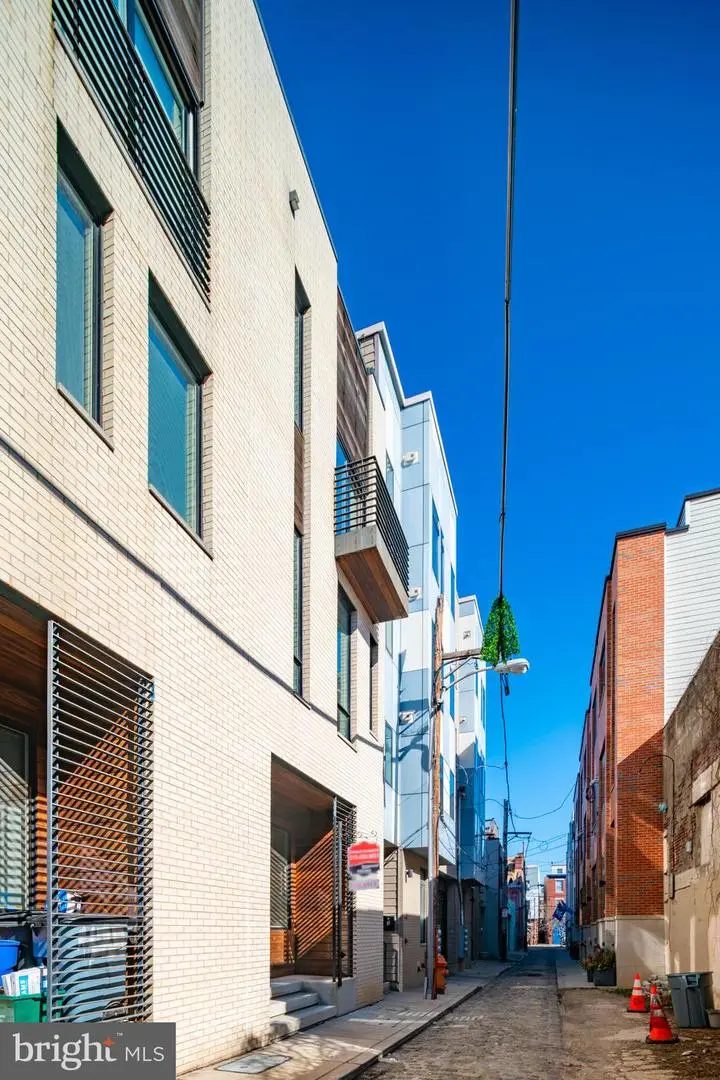 421 Wallace St, Philadelphia, PA 19123 - Image #2