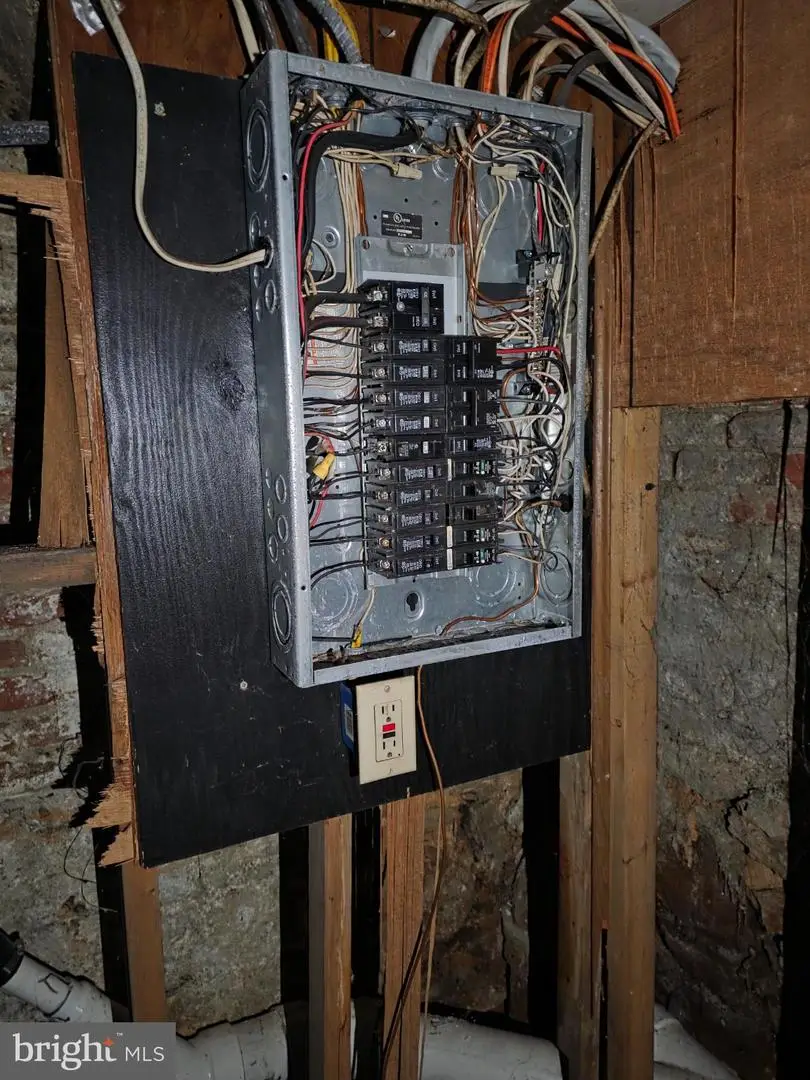 872 N 46th St, Philadelphia, PA 19139 - Image #2