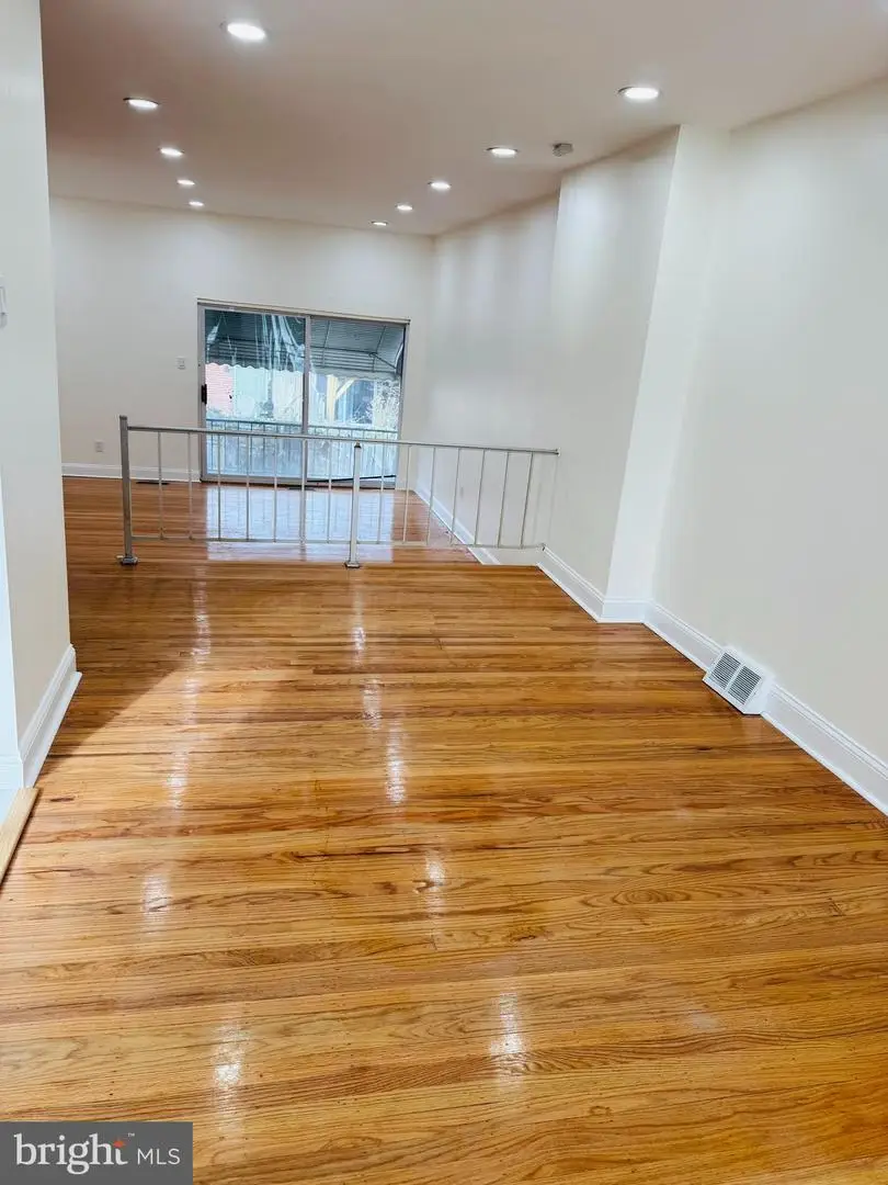 6829 Lindbergh Blvd, Philadelphia, PA 19142 - Image #2