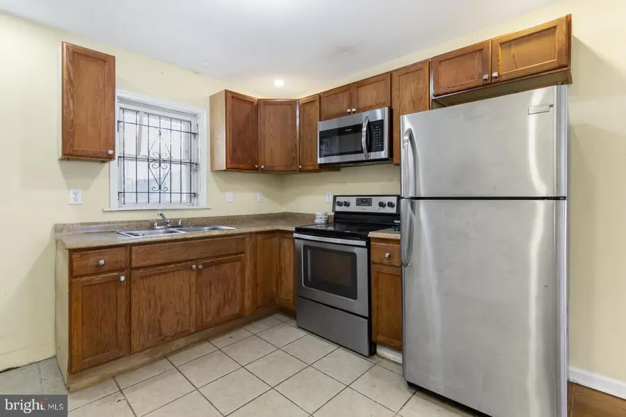 1309 S Myrtlewood St, Philadelphia, PA 19146 - Image #3