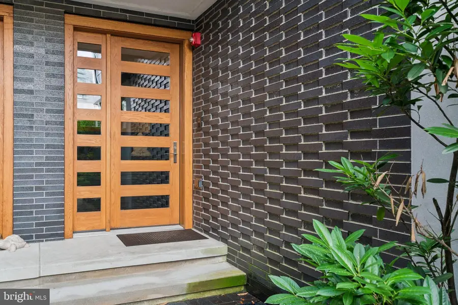 206-12 N 22nd St #e, Philadelphia, PA 19103 - Image #2