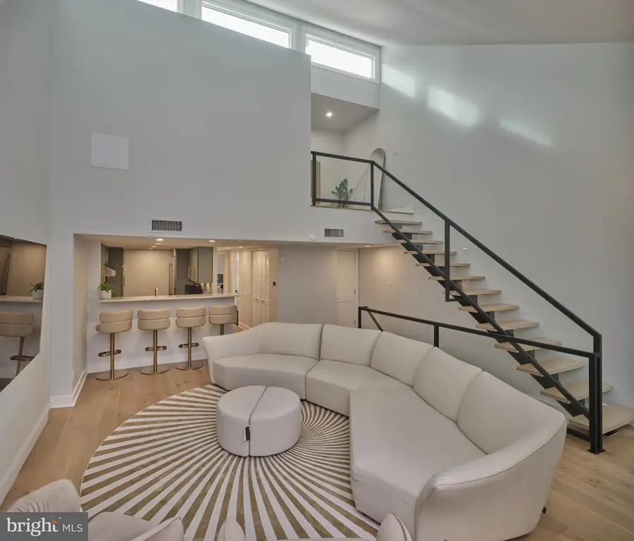 18 Saint James Ct, Philadelphia, PA 19106 - Image #3