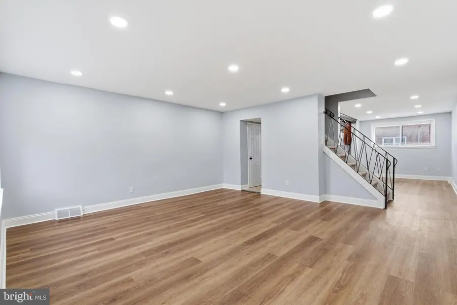 3728 W Country Club Rd, Philadelphia, PA 19131 - Image #2