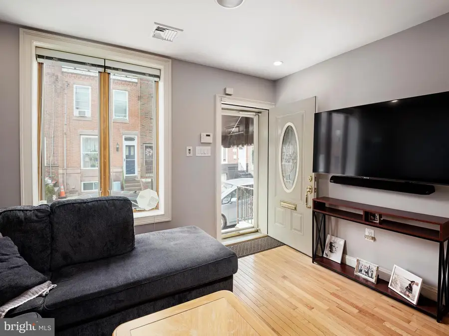 2639 S Hicks St, Philadelphia, PA 19145 - Image #2