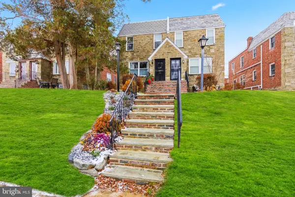 933 E Slocum St, PHILADELPHIA, PA 19150