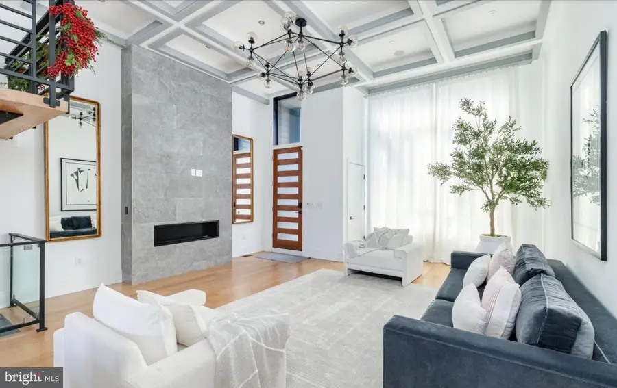 227 E Allen St, Philadelphia, PA 19125 - Image #3