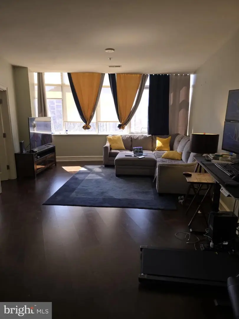 201-59 N 8th St #404, Philadelphia, PA 19106 - Image #2