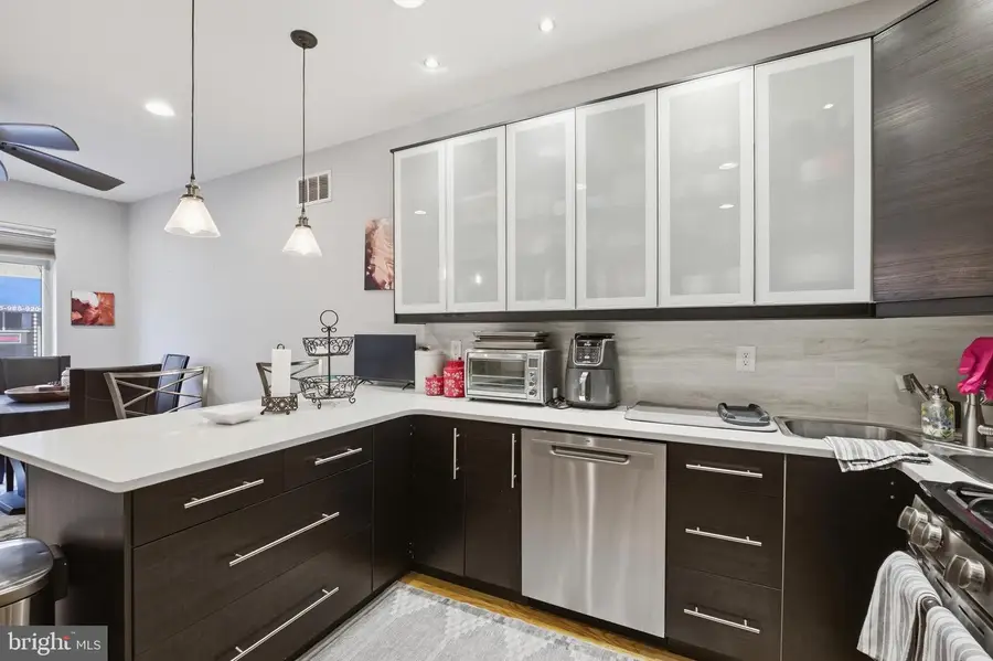 916 S 20th St #unit A, Philadelphia, PA 19146 - Image #2