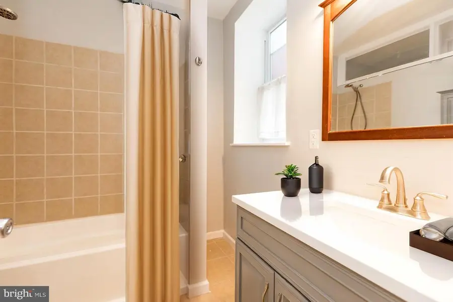 1215 N Randolph St #2, Philadelphia, PA 19122 - Image #2