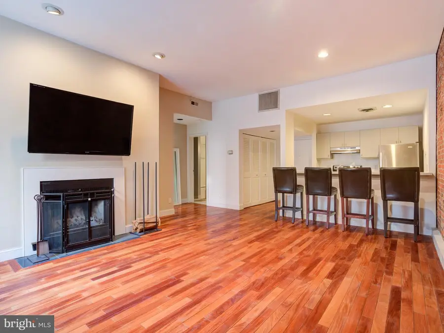 102-22 Church St #301, Philadelphia, PA 19106 - Image #2