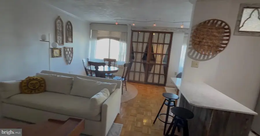 604-36 S Washington Sq #1806, Philadelphia, PA 19106 - Image #3