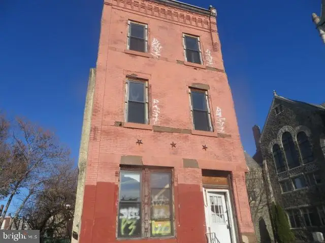 2033 W Diamond St, Philadelphia, PA 19121 - Image #1