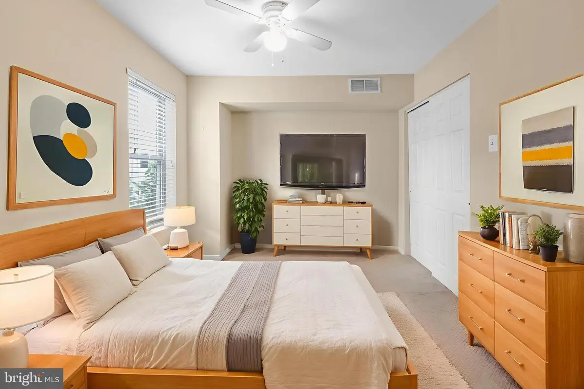 909 N 19th St #b, Philadelphia, PA 19130 - Image #1