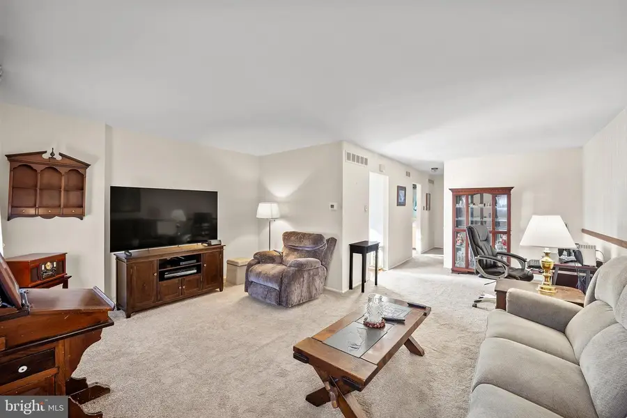 15108 Kovats Dr, Philadelphia, PA 19116 - Image #3