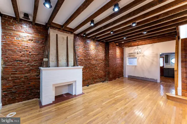 2216 Cedar St, PHILADELPHIA, PA 19125