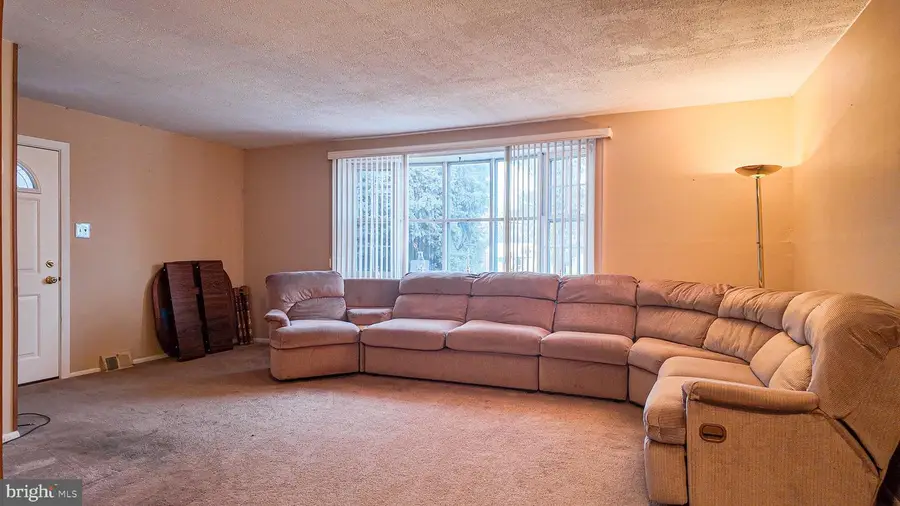 10650 Halstead St, Philadelphia, PA 19116 - Image #2