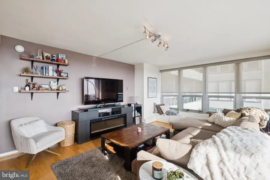 224-30 W Rittenhouse Sq #2811, Philadelphia, PA 19103 - Image #2