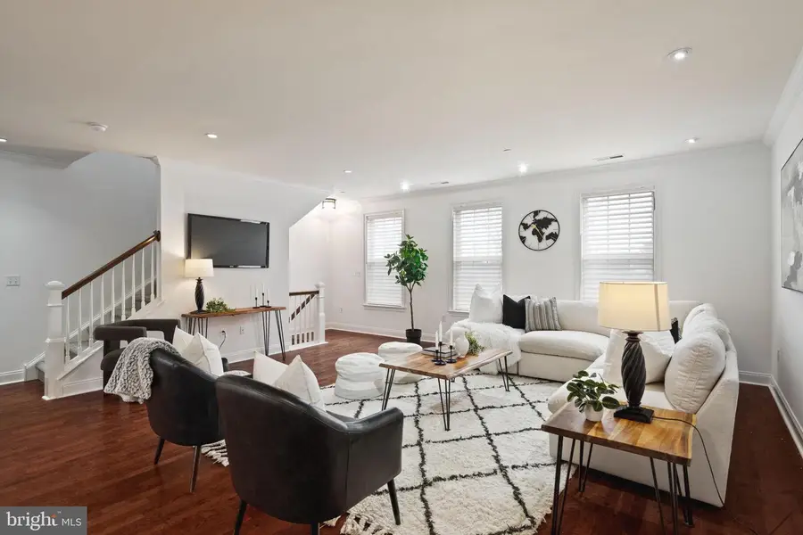 303 Surgeon Generals Ct, Philadelphia, PA 19146 - Image #2