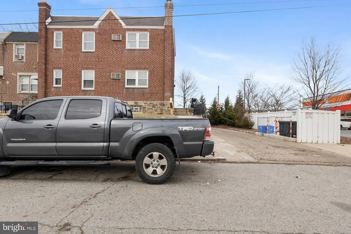 6136 Hawthorne St, Philadelphia, PA 19135 - Image #1