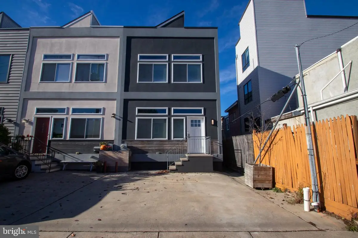 2304 E Sergeant St, Philadelphia, PA 19125 - Image #1