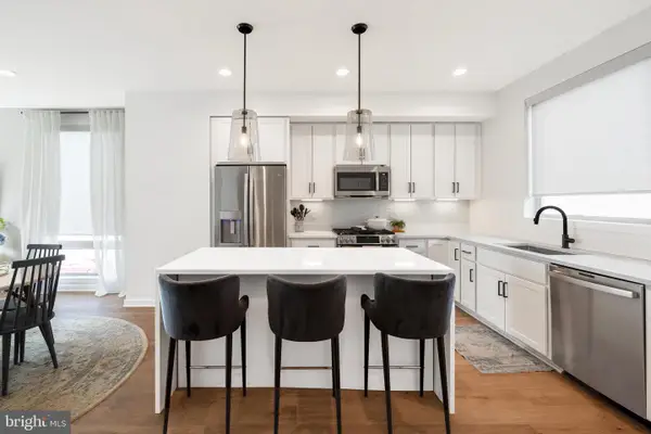 3001 Riseview Ln, PHILADELPHIA, PA 19125