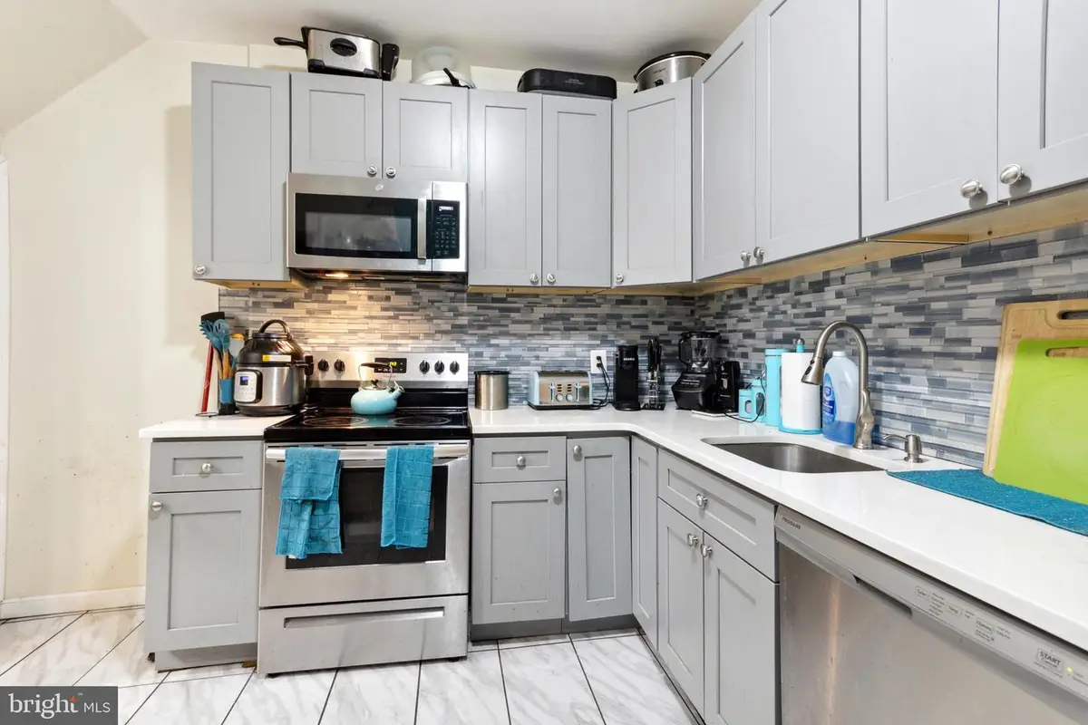 7275 Saybrook Ave, Philadelphia, PA 19142 - Image #1