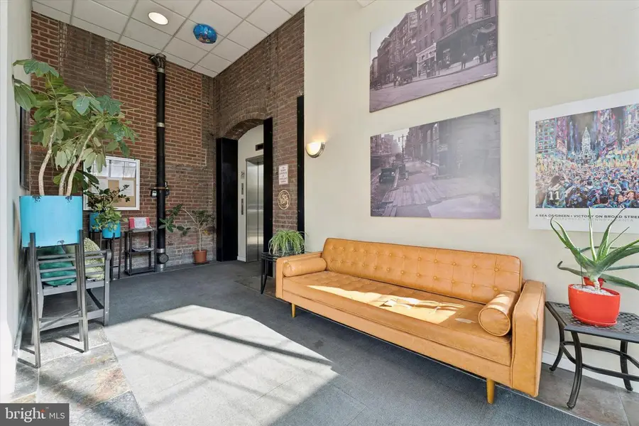 1010-00 Arch St #807, Philadelphia, PA 19107 - Image #2