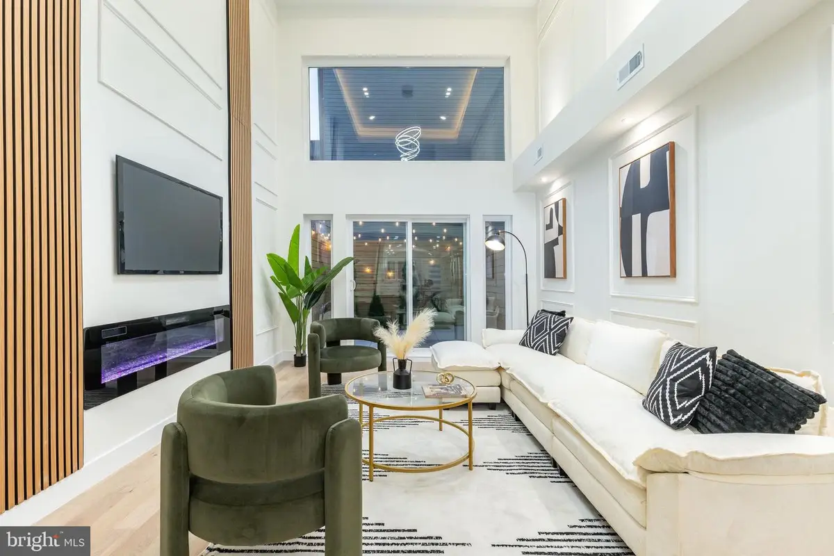 2510 Sepviva St, Philadelphia, PA 19125 - #1