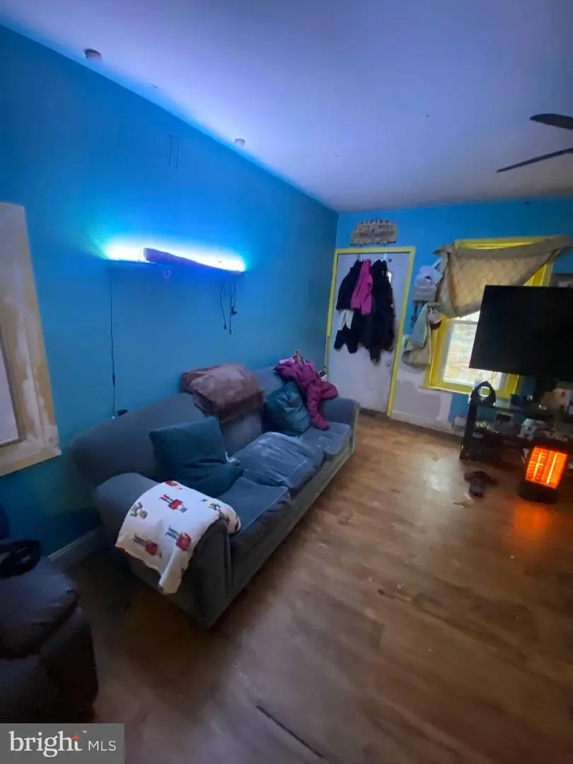 850 E Willard St, Philadelphia, PA 19134 - Image #2