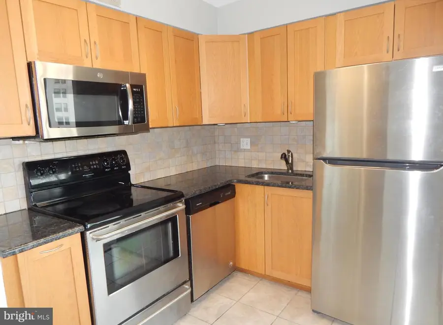 1420-00 Locust St #15b, Philadelphia, PA 19102 - Image #2