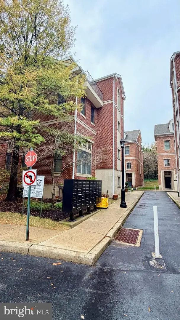 866 Independence Ct, Philadelphia, PA 19147 - Image #2