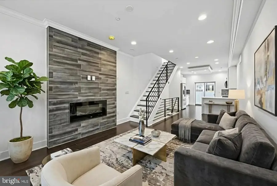 1327 S Hollywood St, Philadelphia, PA 19146 - Image #2