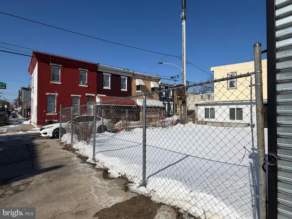 431-435 W York St, Philadelphia, PA 19133 - Image #1