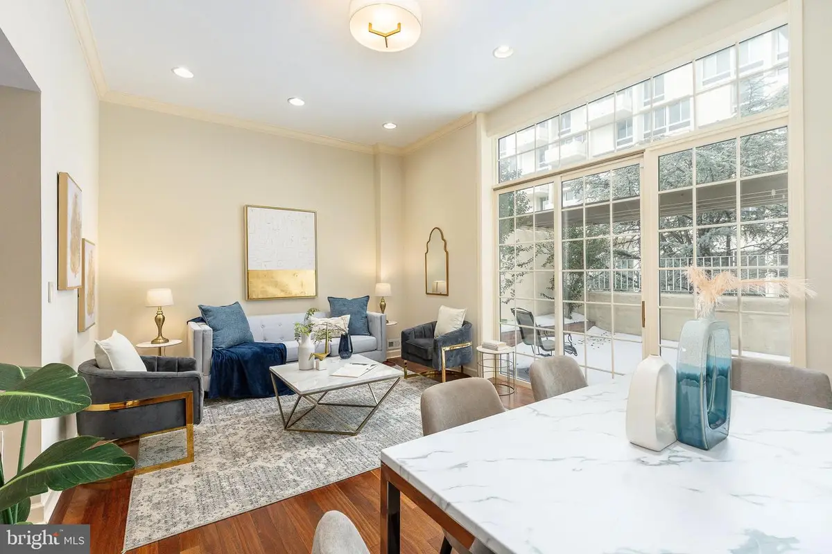 621 Spruce St, Philadelphia, PA 19106 - #1