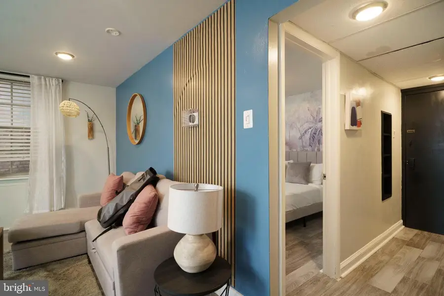 2135-00 Walnut St #301, Philadelphia, PA 19103 - #3