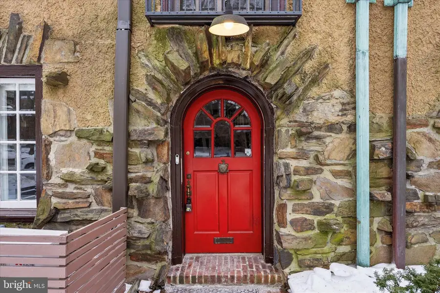 34 Hilltop Rd, Philadelphia, PA 19118 - #2