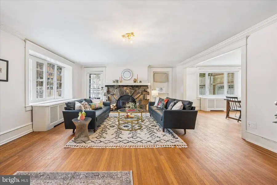 34 Hilltop Rd, Philadelphia, PA 19118 - #3