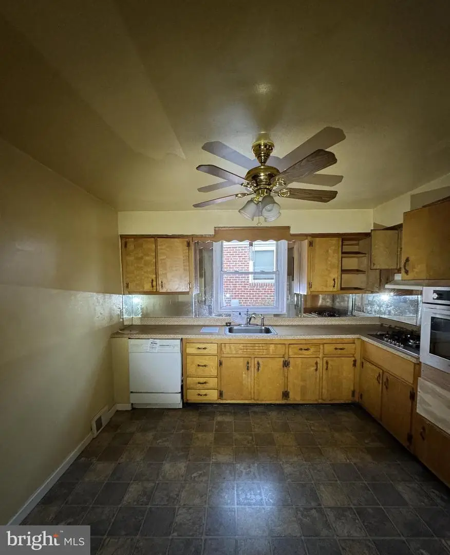 749 Cinnaminson St, Philadelphia, PA 19128 - #3